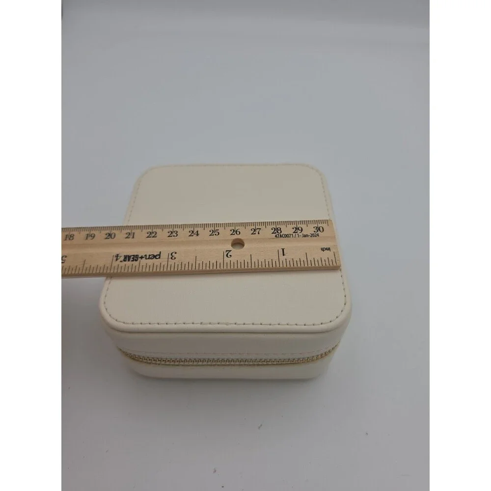 Cream Faux Leather Travel Jewelry Box Organizer Mirror Zip Around Gold Tone